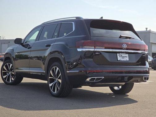 2025 Volkswagen Atlas 2.0T SEL Premium R-Line