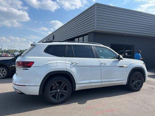 2021 Volkswagen Atlas 3.6 V6 SE w/ Technology R-Line