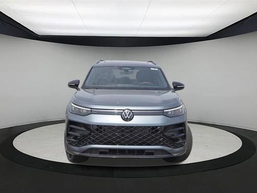 Platinum Gray Metallic 2026 Volkswagen Tiguan 2.0T SE R-Line Black