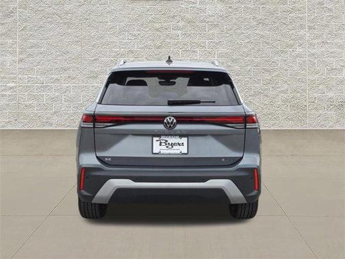 Platinum Gray Metallic 2026 Volkswagen Tiguan 2.0T SE
