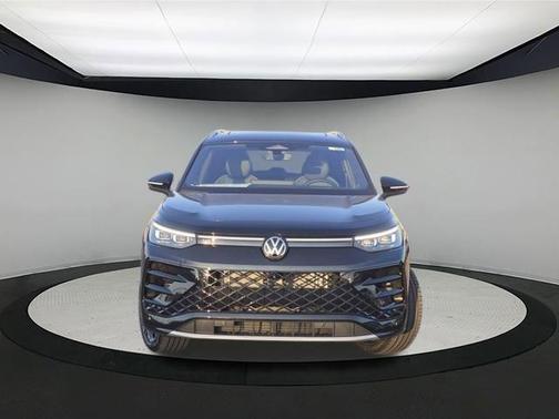2026 Volkswagen Tiguan 2.0T SEL