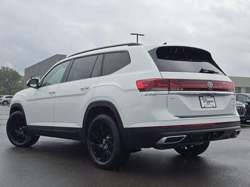 2025 Volkswagen Atlas 2.0T SE