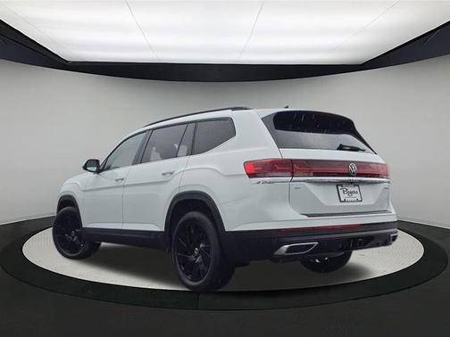2025 Volkswagen Atlas 2.0T SE