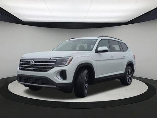 Opal White Pearl 2026 Volkswagen Atlas 2.0T SE