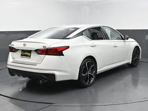 White 2023 Nissan Altima 2.5 SR