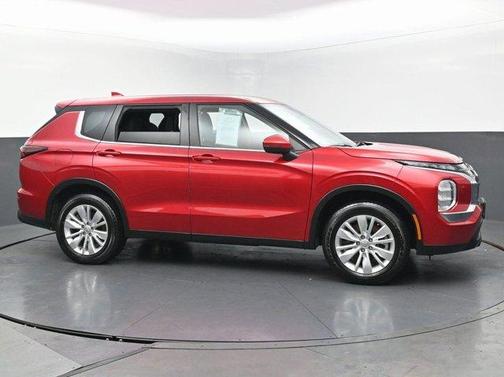 Red 2025 Mitsubishi Outlander ES