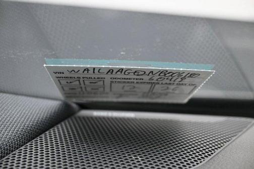 2022 Audi e-tron Premium Plus