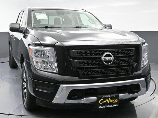 2023 Nissan Titan SV