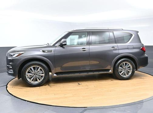 2022 INFINITI QX80 Luxe
