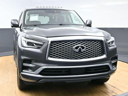 2022 INFINITI QX80 Luxe
