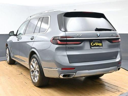 Gray 2025 BMW X7 xDrive40i