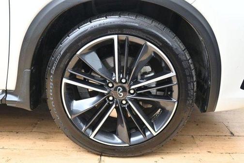 Majestic White 2022 INFINITI QX55 LUXE