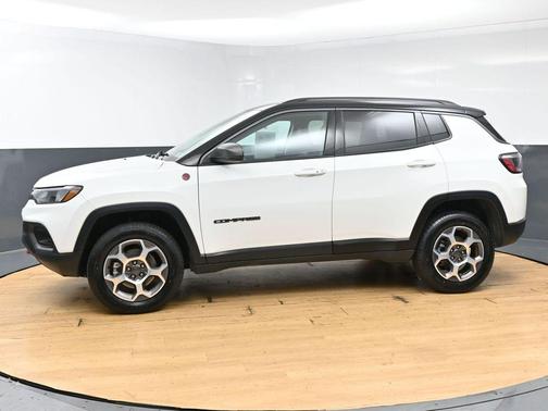 Bright White Clearcoat 2022 Jeep Compass Trailhawk