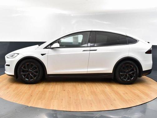 2023 Tesla Model X Standard Range