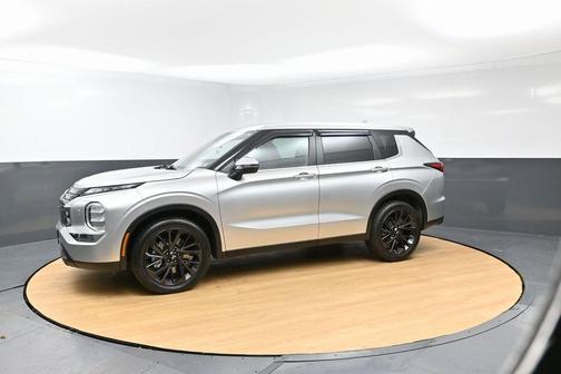 2022 Mitsubishi Outlander ES