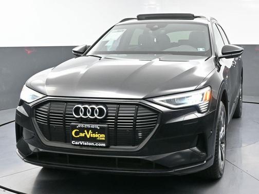 2022 Audi e-tron Premium
