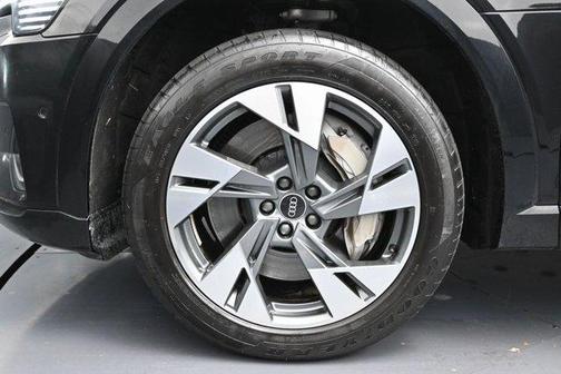 2022 Audi e-tron Premium