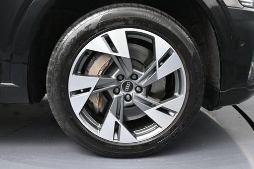 2022 Audi e-tron Premium