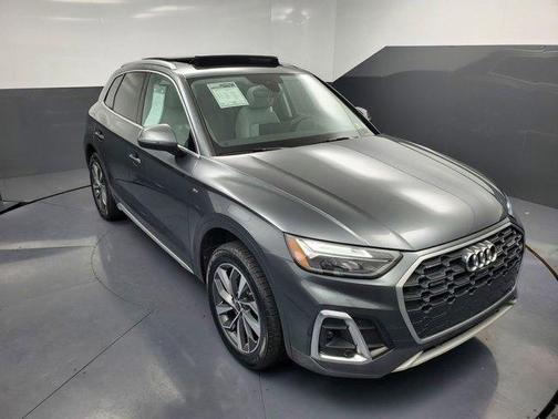 2022 Audi Q5 45 S line Premium Plus