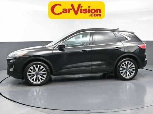 2022 Ford Escape Titanium