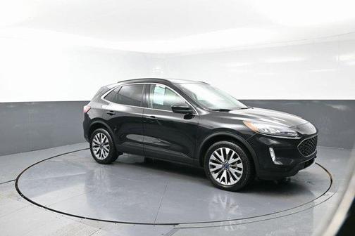 2022 Ford Escape Titanium
