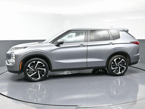 2023 Mitsubishi Outlander SE Black Edition