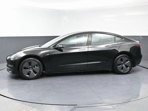 2022 Tesla Model 3 Base