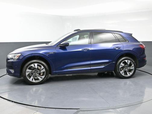 2022 Audi e-tron Premium
