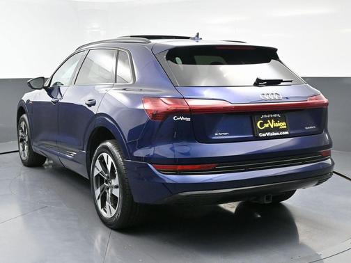 2022 Audi e-tron Premium