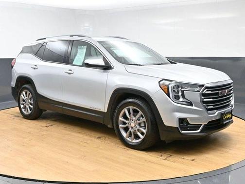 Quicksilver Metallic 2022 GMC Terrain SLT
