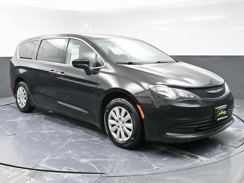 2020 Chrysler Voyager L