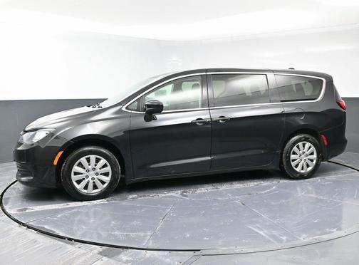 2020 Chrysler Voyager L