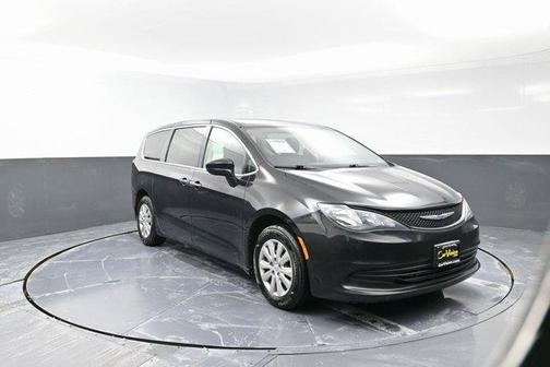 2020 Chrysler Voyager L