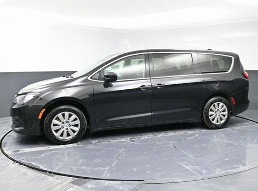 2020 Chrysler Voyager L