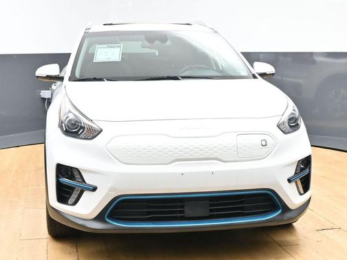 Snow White Pearl 2022 Kia Niro EV EX Premium