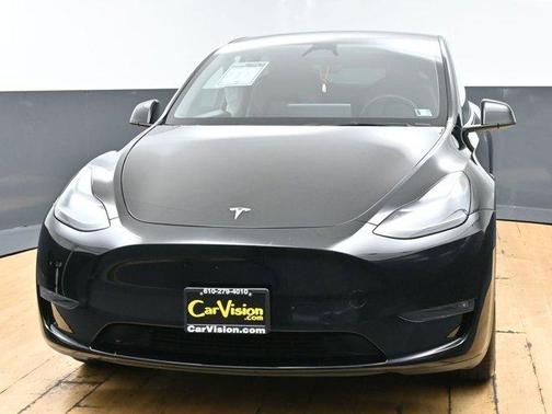 Black 2023 Tesla Model Y Base