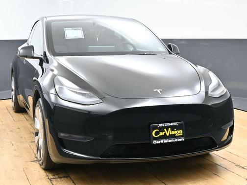 2023 Tesla Model Y Base