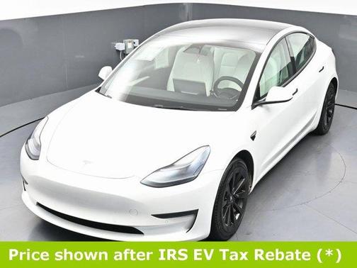 2022 Tesla Model 3 Base