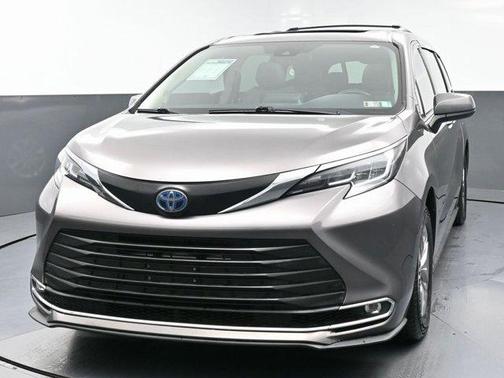2022 Toyota Sienna XLE