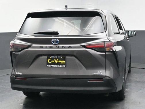 2024 Toyota Sienna LE