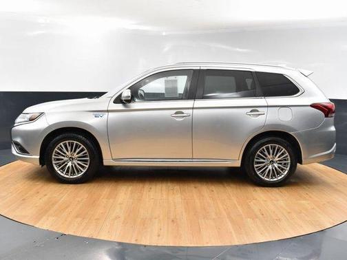 2022 Mitsubishi Outlander PHEV SEL