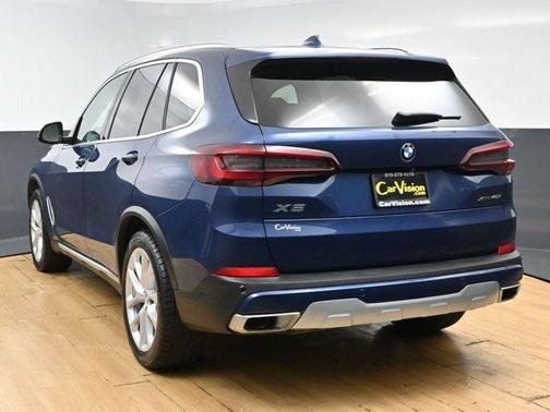 Blue 2022 BMW X5 xDrive40i