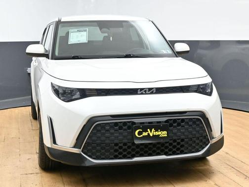 Snow White Pearl 2023 Kia Soul LX