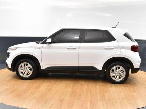 2023 Hyundai VENUE SE