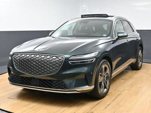 Green 2024 Genesis Electrified GV70 Advanced