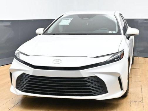 Ice 2025 Toyota Camry LE