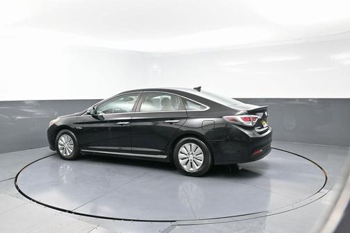 2016 Hyundai SONATA Hybrid SE