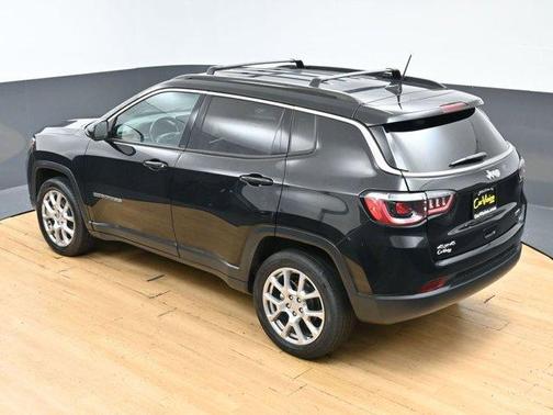 Diamond Black 2022 Jeep Compass Latitude Lux