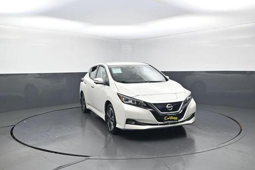 White 2021 Nissan Leaf SL PLUS