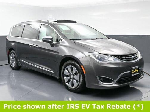 2017 Chrysler Pacifica Hybrid Platinum